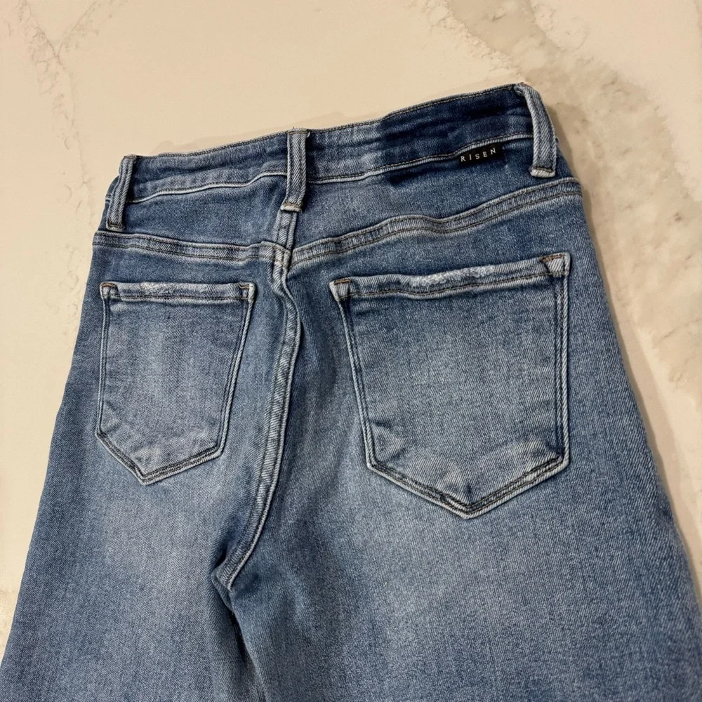 Risen HighRise Wide Leg Denim Jeans Women’s Size 3/26 Vintage Blue Wash Raw Hem - Picture 6 of 8